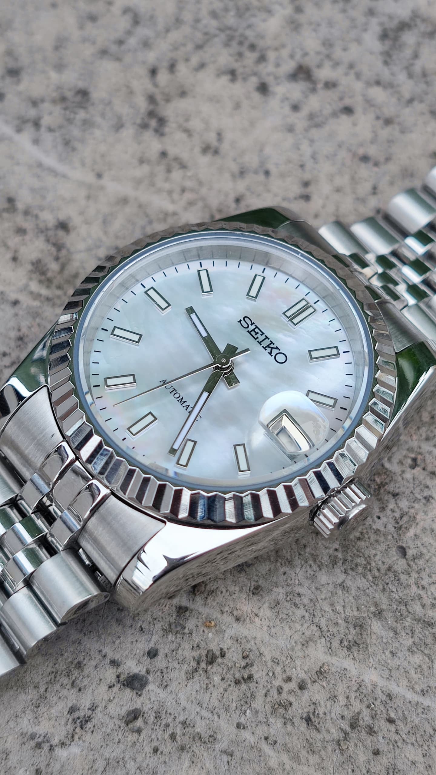 White Pearl Custom Seiko Mod