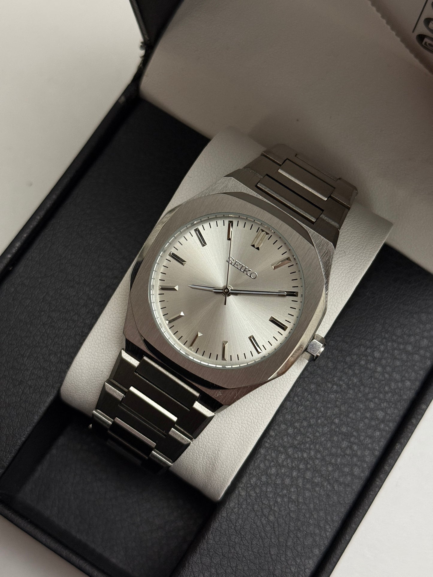 White Seiko Edge Custom Mod (Quartz)