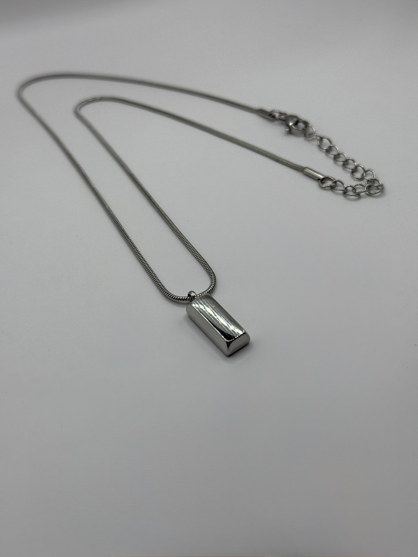 "Argentis" Unisex Silver Bar Necklace