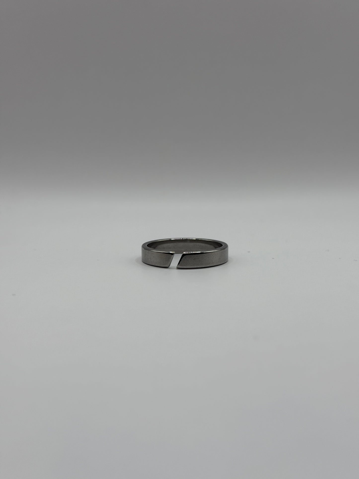 "Eterna" Mens Ring