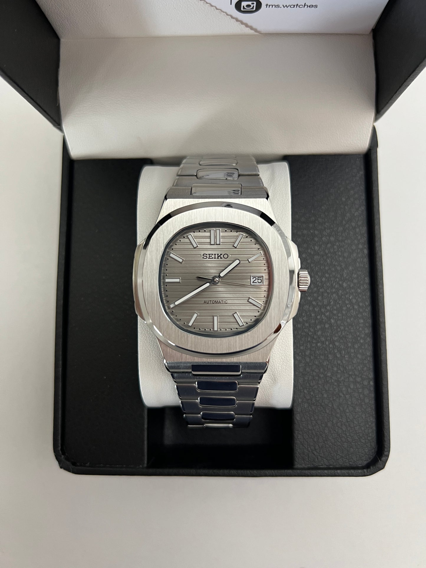 Grey Nautilus Custom Seiko Mod