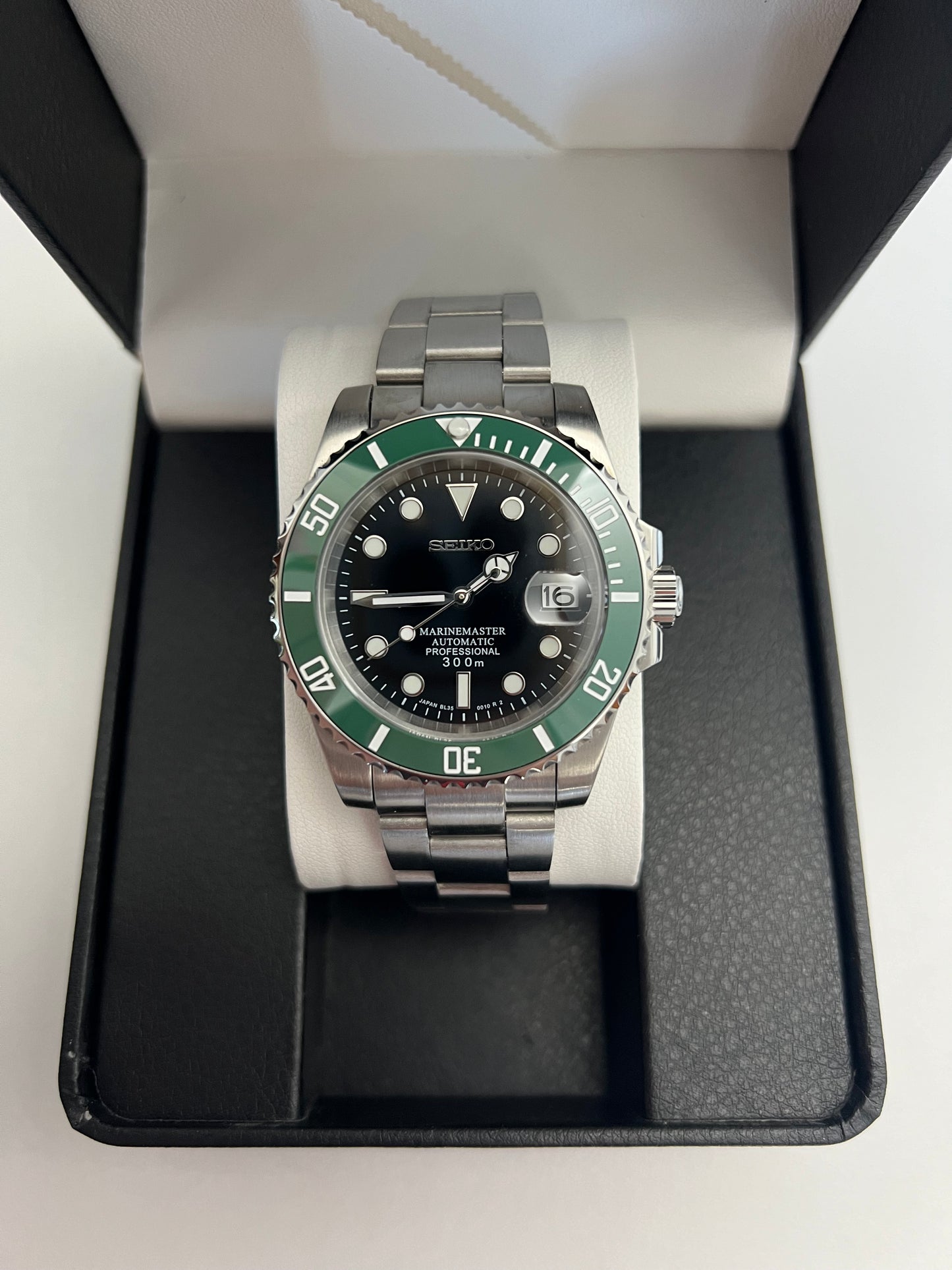 Green Submariner Custom Seiko Mod