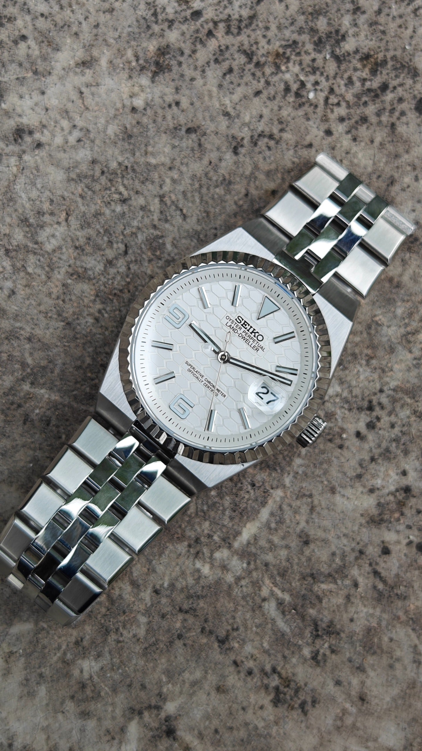 White Land Dweller Mod