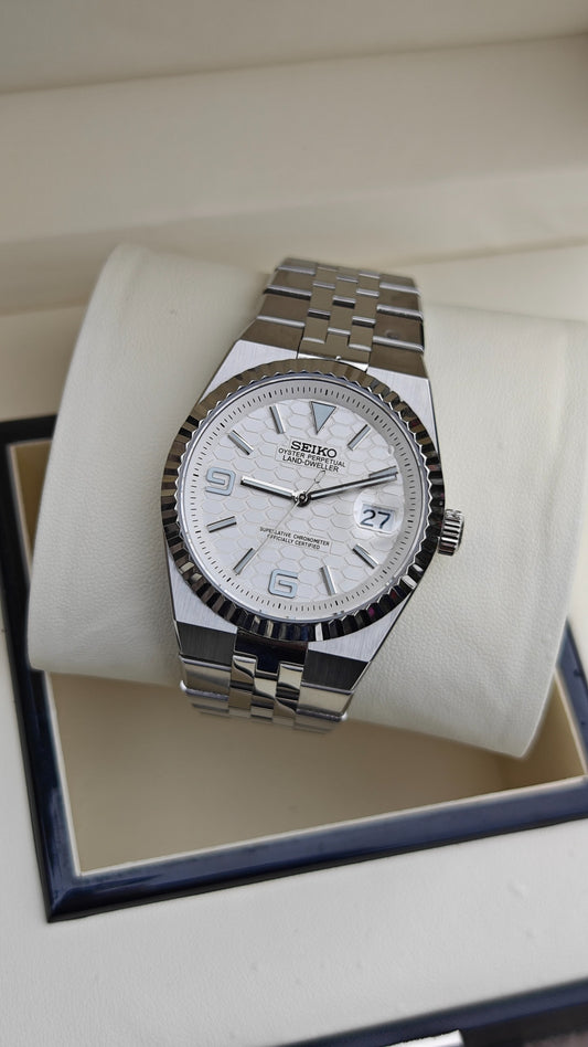 White Land Dweller Mod