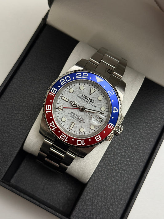 Whiteout V2 Pepsi Sub GMT Custom Seiko Mod